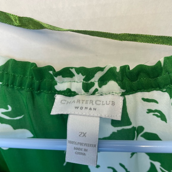 Green with white flower print  loose, comfortable tie front tunic top - Picture 6 of 6